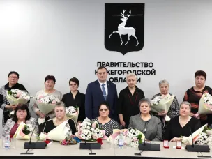 Почетный знак «Признание» вручили 10 нижегородским матерям воинов, погибших на СВО